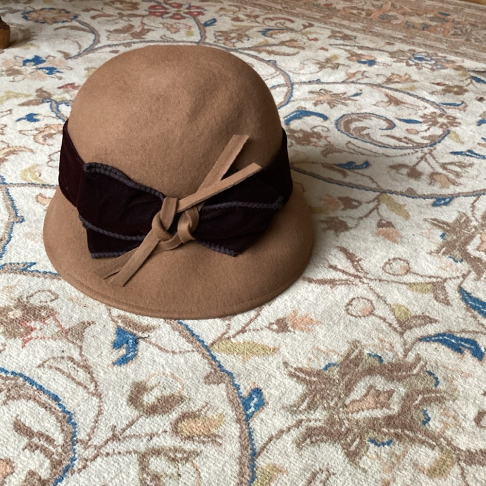 Galliano Sorbatti 100% wool bucket hat. Size M. Made in Italy.